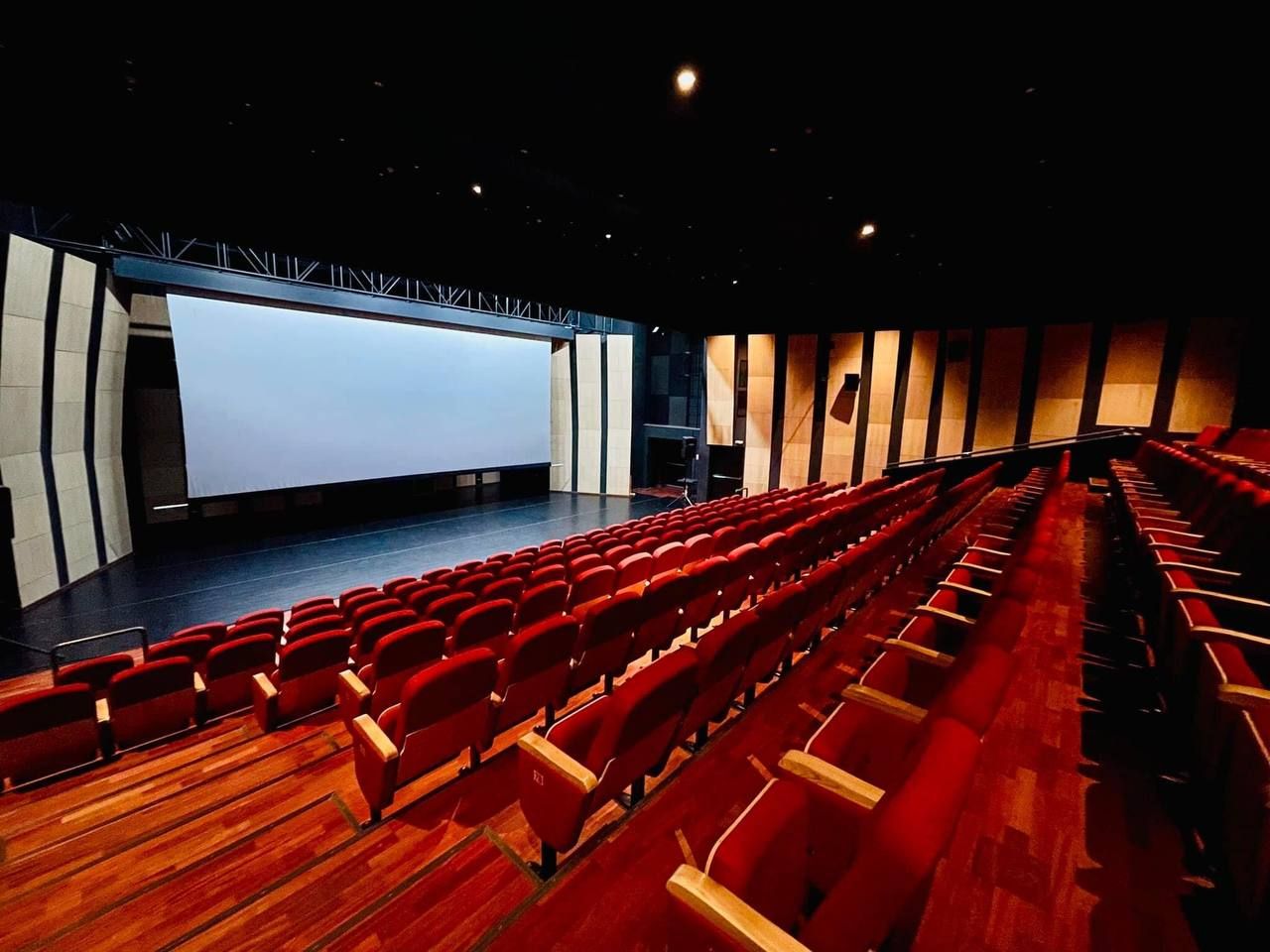 Cinema Csíki Mozi background image